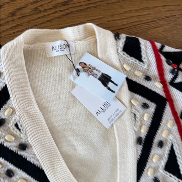 Beaded Geometric Patterned Cardigan - Picture 4 of 9